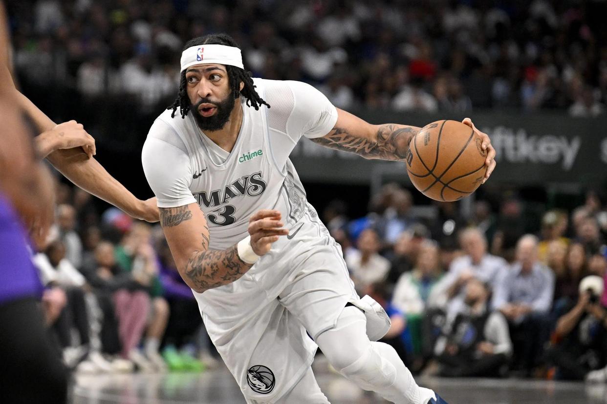 浓眉哥在IG比赛中夺冠，比赛局势复杂引发热议！赛场气氛高涨的简单介绍